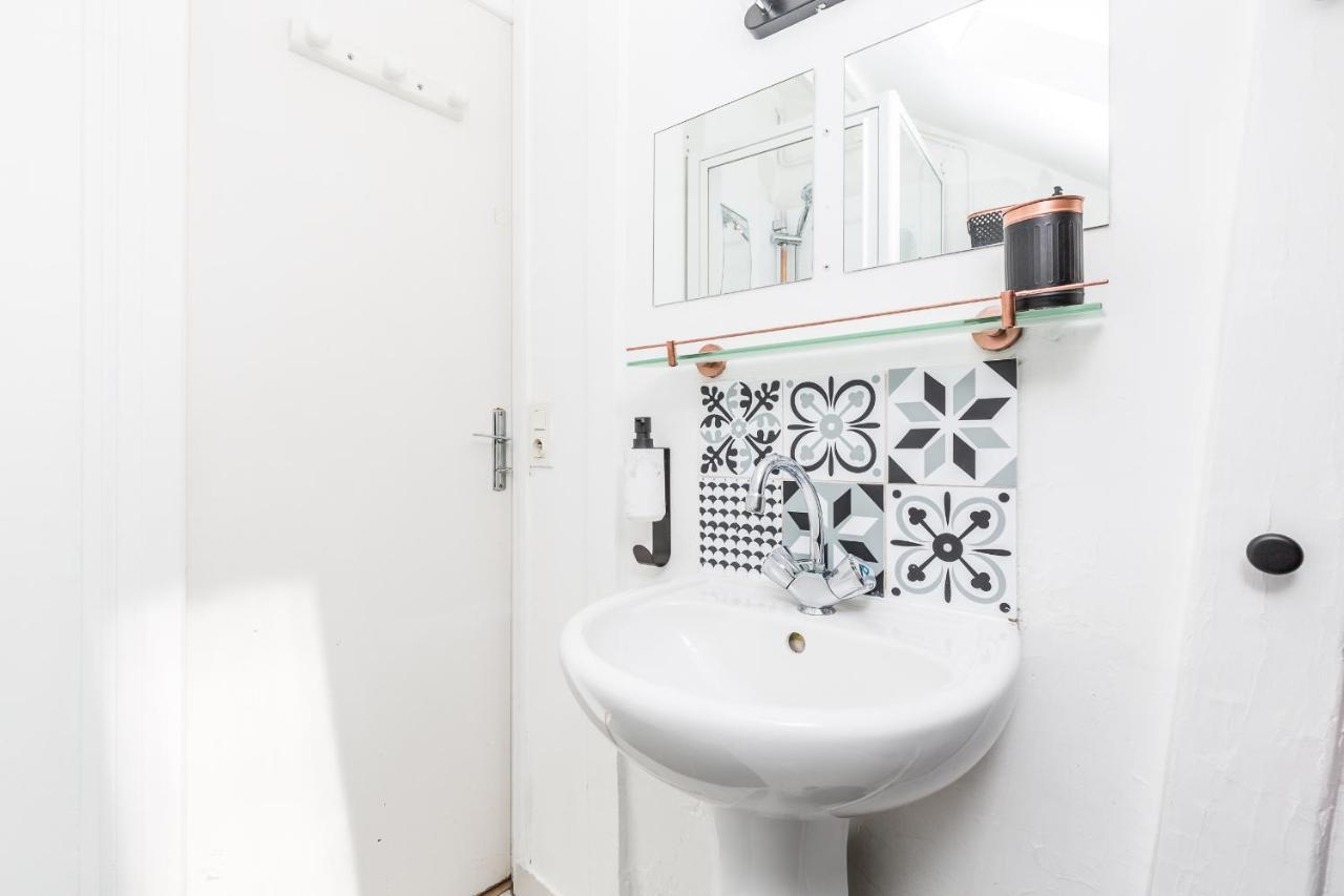 TinyHouse Inn Saint-Germain-des-Près Parigi Esterno foto